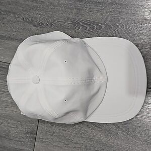 Lululemon  white cap/hat